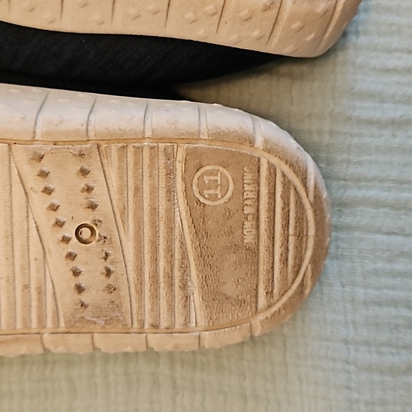 Cat & Jack Slip-On Water Shoes - Picture 4 of 7